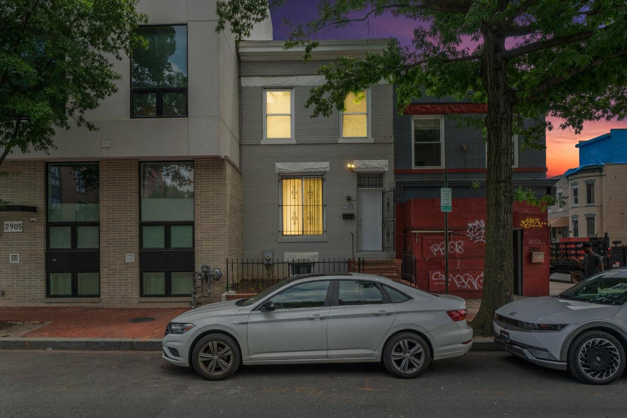 Apartment Negin 2903 - Basement Unit Washington